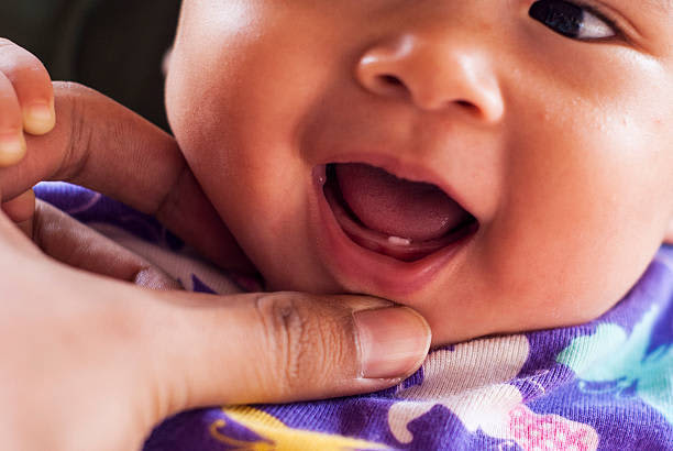 【歯科医師監修】赤ちゃんの歯ぎしりの原因は？やめさせるべき？