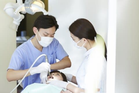 「この無能！」診療中もスタッフに暴言、患者もおびえる恐怖の「パワハラ」歯科医院
