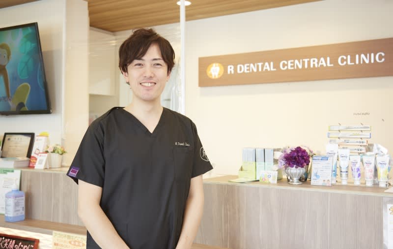 異例のスピードで独立開業したアール歯科クリニック・酒井亮理事長が取り組む「歯科医療とITの融合」と「若手人材の育成」