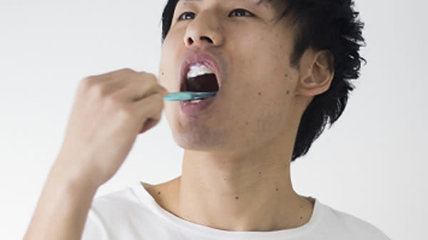 歯茎が健康な人は無理に歯間ブラシを使うと隙間が広がる