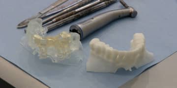 若手の歯科医師を遠隔で指導　3D模型×5Gネットワークでより多くの経験を　香川・多度津町