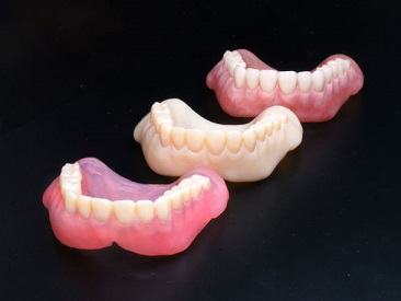 【プレスリリース】3Dプリンターで製作する予備の義歯『ヨビーバ』が4月から全国で販売開始、最短で即日納品も可能 ～納期短縮で利用者の安心に貢献、手元に予備の義歯を置くという選択も～