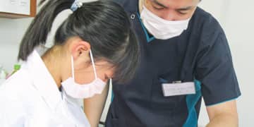 小学生18人が歯科医師体験　横浜市保土ケ谷区